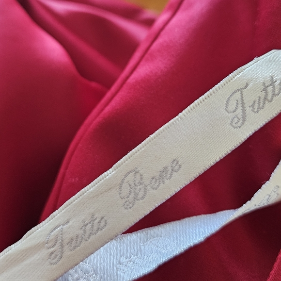 Prom, bridesmaid or evening gown. - Picture 3 of 7